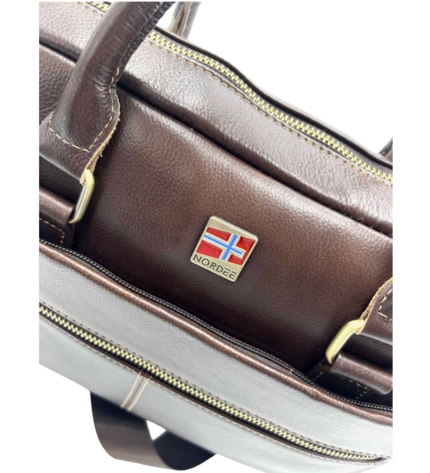 Aktetas van echt leer