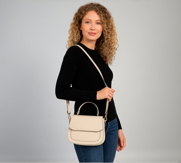 <h1><a href="/products/isabella-rhea-handtas-beige" title="Isabella Rhea leren handtas/schoudertas"><em>Isabella Rhea</em></a></h1>