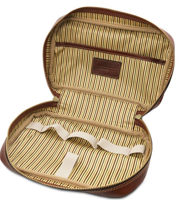 TL142204 – Jacob - leren toilet bag