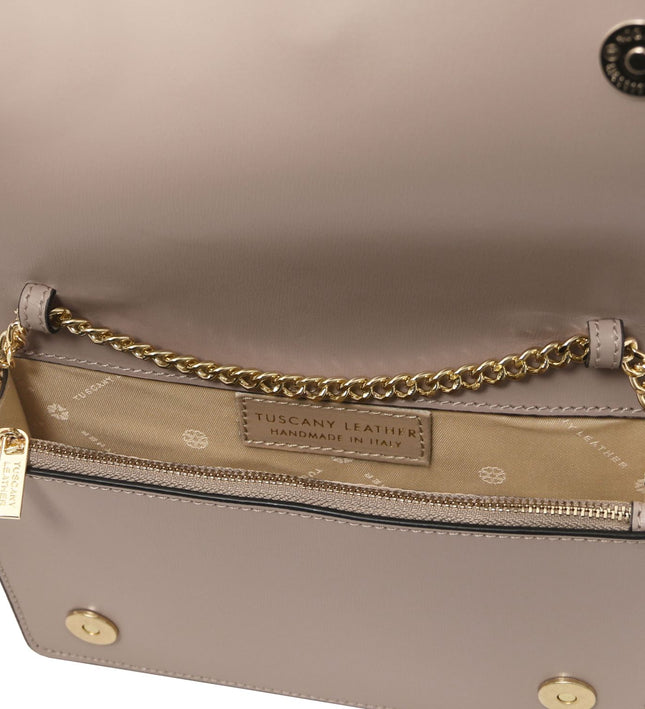TL142505 – Opera - leren clutch with chain strap