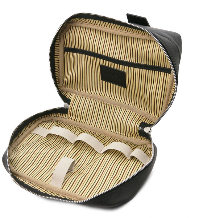 TL142204 – Jacob - leren toilet bag