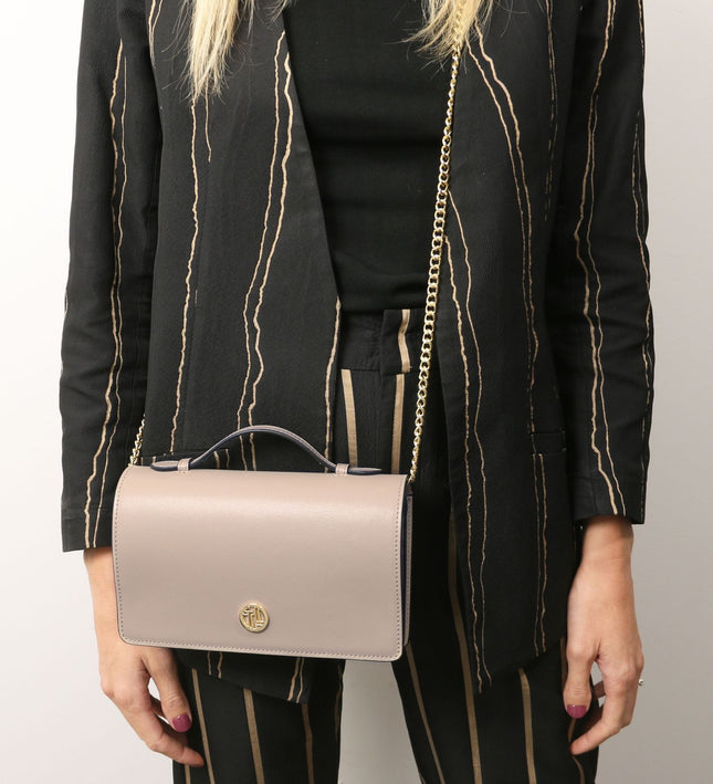 TL142505 – Opera - leren clutch with chain strap