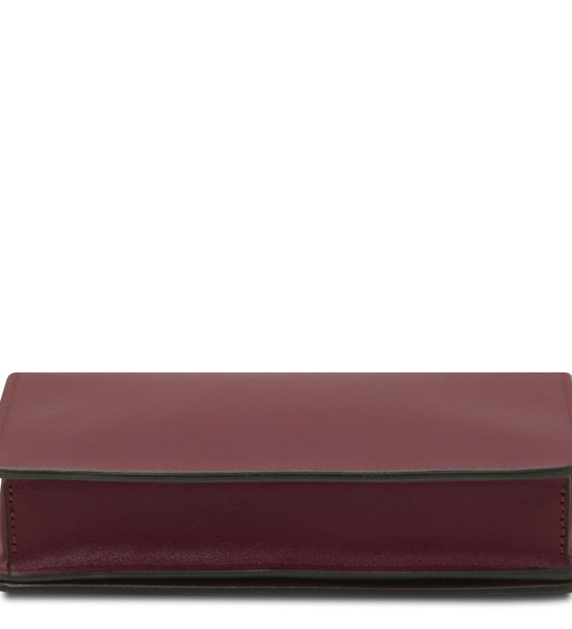 TL142505 – Opera - leren clutch with chain strap