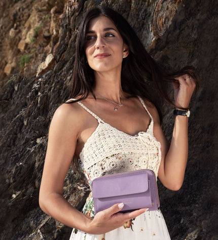 TL142433 – Urania - leren wallet/phone holder with strap