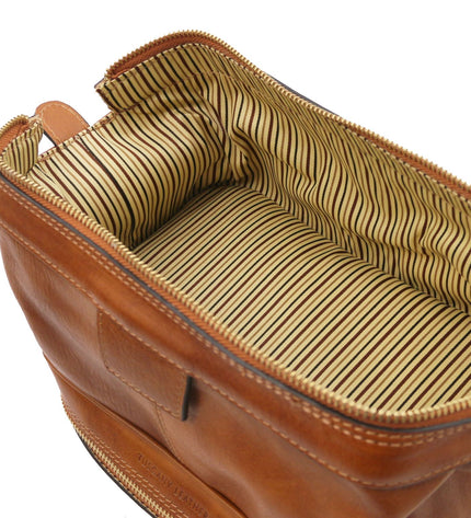 TL142204 – Jacob - leren toilet bag