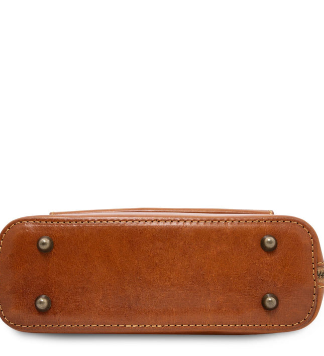 TL142410 – Paris - Small leren backpack for women