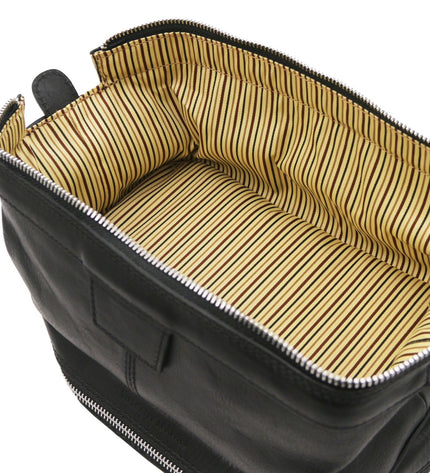 TL142204 – Jacob - leren toilet bag