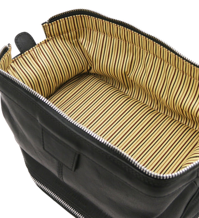 TL142204 – Jacob - leren toilet bag