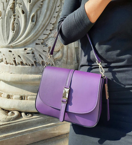 TL141598 – Nausica - leren shoulder bag