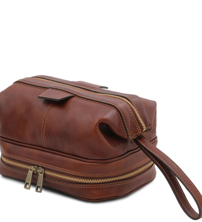 TL142204 – Jacob - leren toilet bag